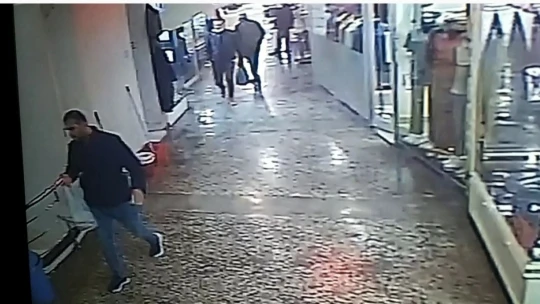 'Lokantadan geldim' diyerek hem tabakları hem de parayı alarak kayıplara karıştı