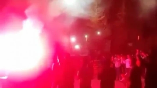 Üniversiteli Gençlerden Polislere Sürpriz Kutlama