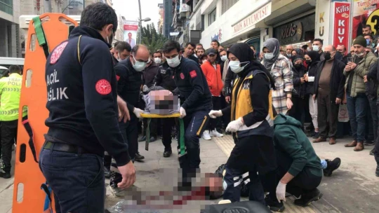 10'uncu kattan kendini boşluğa bıraktı, aşağıdaki vatandaşın üzerine düştü: 1 ölü, 1 yaralı