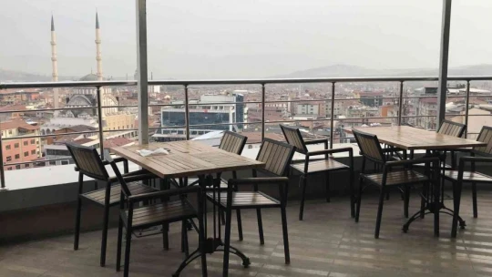 10'uncu kattan kendini boşluğa bıraktı, aşağıdaki vatandaşın üzerine düştü: 1 ölü, 1 yaralı