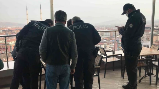 10'uncu kattan kendini boşluğa bıraktı, aşağıdaki vatandaşın üzerine düştü: 1 ölü, 1 yaralı