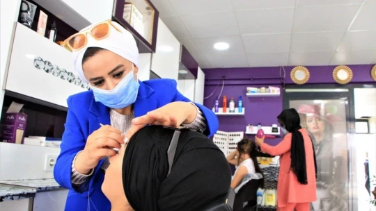 10 yıl önce 750 TL'lik mikro kredi desteği alan kız kardeşler, bugün işletme sahibi