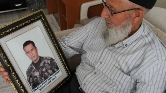 15 Temmuz şehit babası Tevfik Oğuz, 'Cumhurbaşkanımızın dirayetli olması darbe girişimini engelledi'