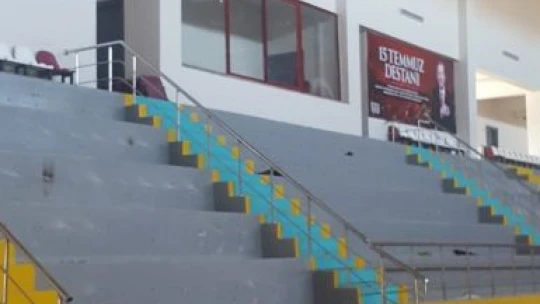 15 Temmuz Şehitleri Spor Salonunda bakım onarım çalışmaları Devam Ediyor