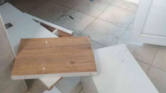 18 kırmızı kartın çıktığı maçta, soyunma odası tanınmaz hale geldi