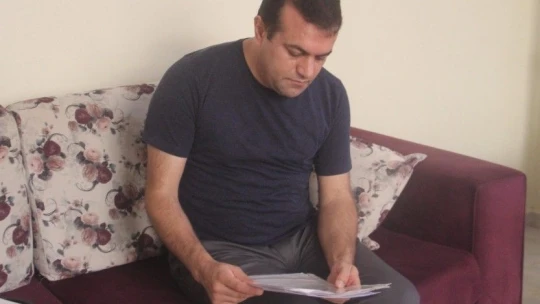 2 buçuk yıldır boşanma davası süren baba, çocuklarını icra yoluyla görebiliyor