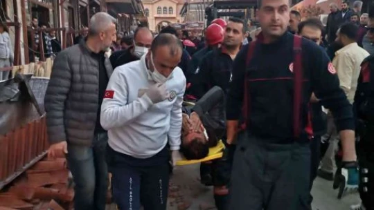 2 çocuklu aile ölümden saniyelerle kurtuldu, o anlar kameralara yansıdı