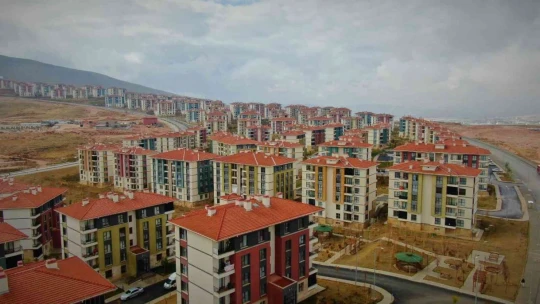24 Ocak depreminde evleri yıkılan vatandaşlar artık güven içerisinde konutlarında yaşıyor