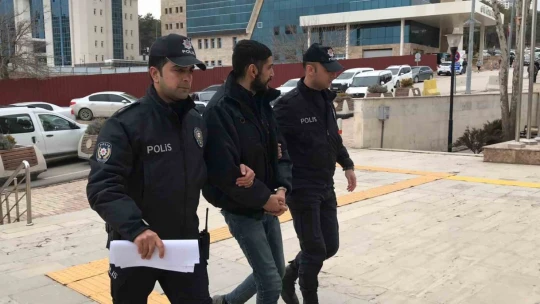 25 suç kaydı bulunan şüpheli, hırsızlık sonrası yakalandı