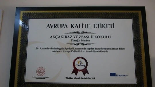 25 yıllık fedakar eğitimci, tatil gününde öğrencileri için kolları sıvadı