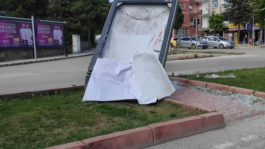 Milli Servet Heba Oluyor