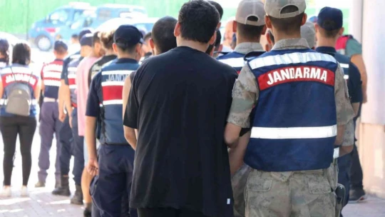4 ilde 260 vatandaşı dolandıran suç örgütüne operasyon: 26 şüpheli adliyeye sevk edildi