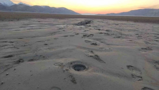 4.6 büyüklüğündeki depremde zeminde sıvılaşma oluşması uzmanları da şaşırttı