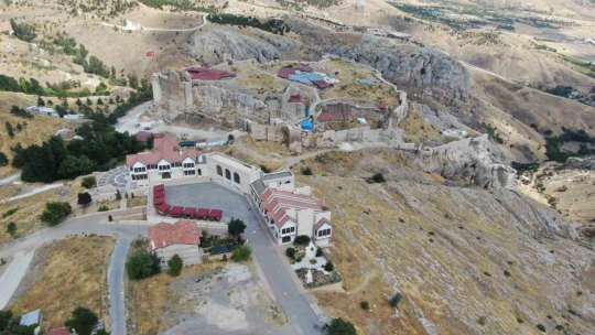 5 bin yıllık Harput Kalesi'nde restorasyon tüm hızıyla sürüyor