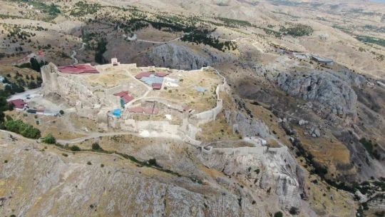 5 bin yıllık Harput Kalesi'nde restorasyon tüm hızıyla sürüyor
