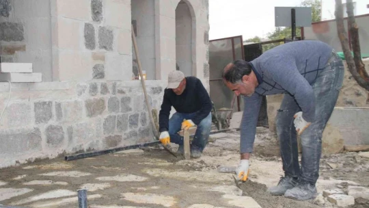 515 yıllık tarihi Ahmet Bey Camisinde restorasyon çalışmaları sürüyor