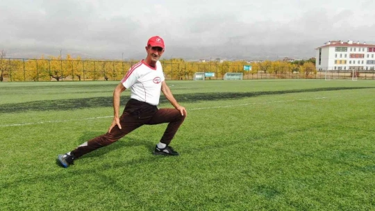 58 yaşındaki muhtar gençlere taş çıkartıyor, günde 20 kilometre koşuyor