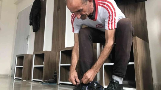 58 yaşındaki muhtar gençlere taş çıkartıyor, günde 20 kilometre koşuyor