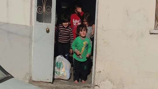 Umut Kervanı Elazığ tüm gönüllüleri ile depremzedelerin yaralarını sarmaya çalışıyor