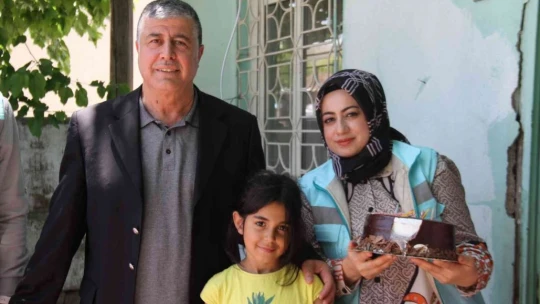 8 yaşındaki kız sosyal medyadan istedi, Belediye Başkanı yerine getirdi
