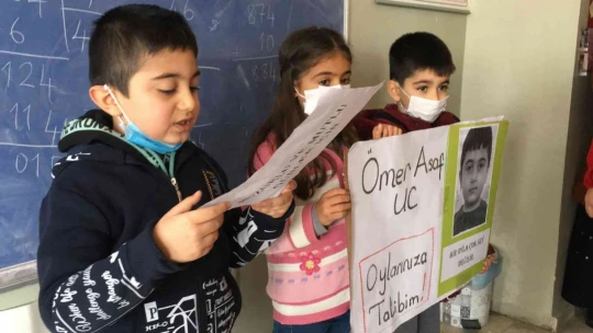 8 yaşındaki Ömer'in seçim vaatleri, belediye başkanını bile şaşırttı