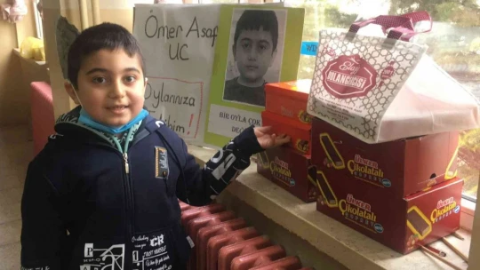 8 yaşındaki Ömer'in seçim vaatleri, belediye başkanını bile şaşırttı