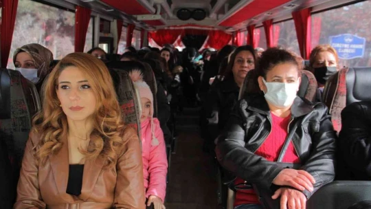 90 yaşında ilk kez AVM ve sinemaya gitti, o anlar tebessüm ettirdi
