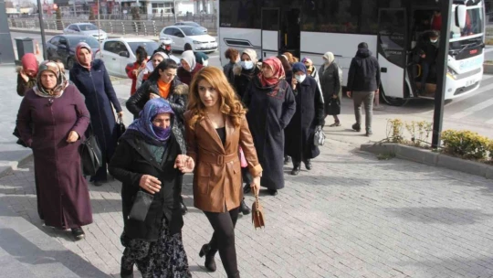 90 yaşında ilk kez AVM ve sinemaya gitti, o anlar tebessüm ettirdi