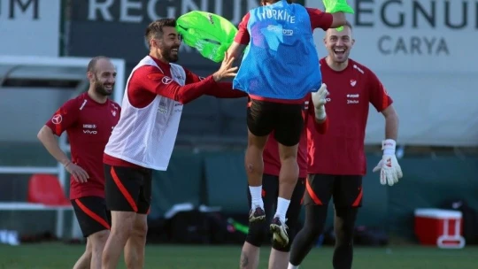 A Milli Futbol Takımı beşinci antrenmanını yaptı