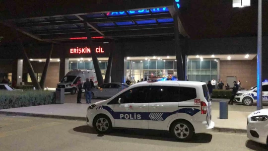 Acil servis önünde silahlı saldırı: 1 yaralı