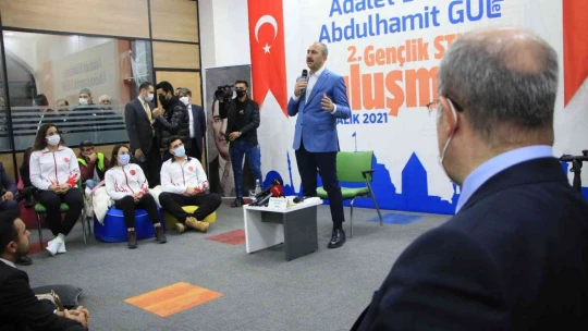 Adalet Bakanı Gül: 'Türkiye ne zaman kendi ayakları üstünde durmaya çalışsa hukuksuzluk ve antidemokratik uygulamalar devreye girdi'