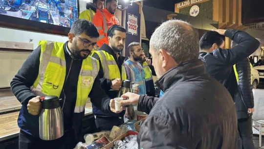 Adaylıkları belli olan milletvekillerinden Kızılay'a 'kan' desteği