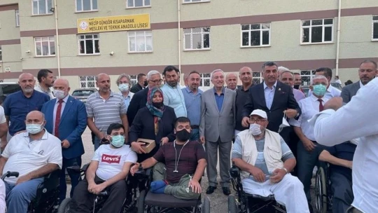 AED'den 33 akülü tekerlekli sandalye