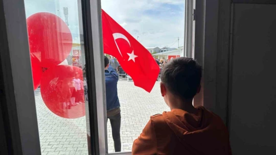 Ahıska Türkü öğrencilerden coşkulu '23 Nisan' kutlaması