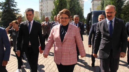 Aile ve Sosyal Hizmetler Bakanı Yanık Elazığ'da