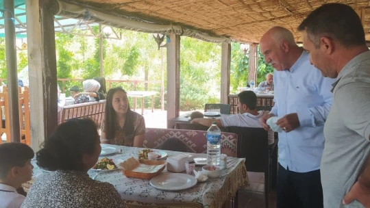 Koruyucu aile hizmeti çocuklarımızın geleceği için çok önemlidir