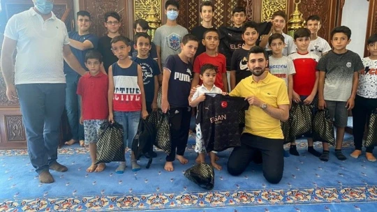 Kur'an Eğitimi Gören Çocuklara ziyaret