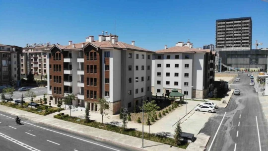 AK Parti Elazığ eski milletvekili Açıkkapı: ''Dünyanın hiçbir ülkesinde karşılaşılamayacak büyüklükte bir toplu konut yapımına geçildi'