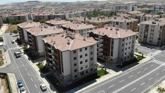 AK Parti Elazığ eski milletvekili Açıkkapı: ''Dünyanın hiçbir ülkesinde karşılaşılamayacak büyüklükte bir toplu konut yapımına geçildi'