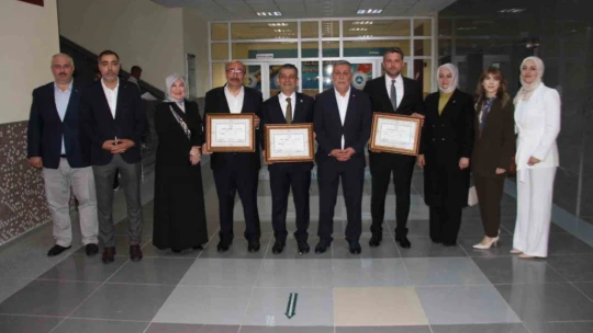 AK Parti Elazığ milletvekilleri mazbatalarını aldı