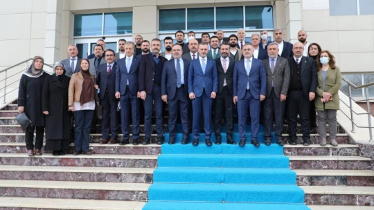 Ak Parti Genel Başkan Yardımcısı Kandemir, Elazığ Belediyesi'ni Ziyaret Etti