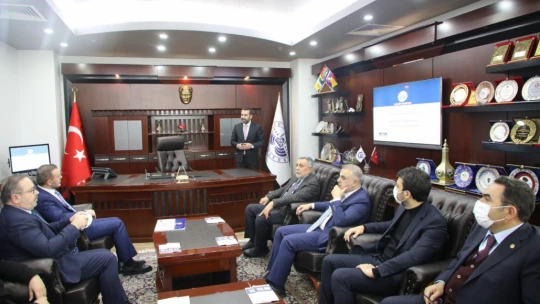 Ak Parti Genel Başkan Yardımcısı Kandemir, Elazığ Belediyesi'ni Ziyaret Etti