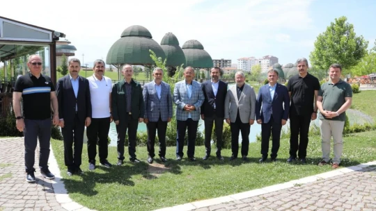 Özhaseki,'Başkan Şahin Şerifoğulları, büyük bir gayretle birçok projenin içerisinde koşuyor'