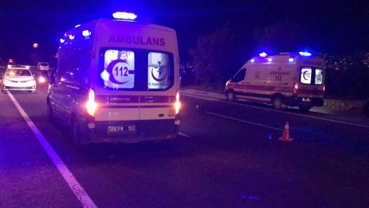 Alkollü sürücü seyir halindeki araca çarpıp kaçtı: 4 yaralı