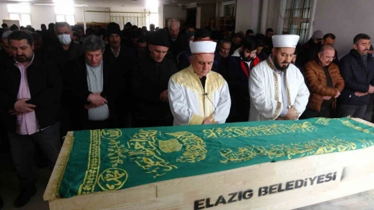 Almanya'dan izne geldi, araba almak için gittiği Hatay'da babasıyla enkaz altında kalarak hayatını kaybetti