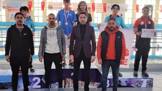 Anadolu Yıldızlar Ligi yüzme grup müsabakaları Elazığ'da yapıldı