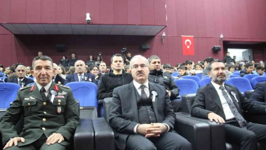 Atatürk'ün anlatıldığı 10 Kasım programında öğrenci hüngür hüngür ağladı