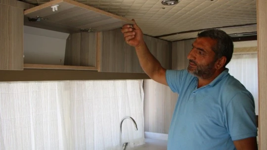 Eski Otobüsü 60 Bin Tl İle Lüks Karavana Dönüştürdü