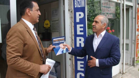 Av. Dinç, sokak sokak gezerek Cumhurbaşkanı Erdoğan'a destek topluyor
