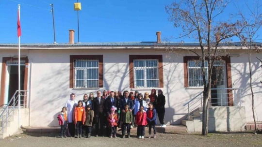 Aynı çatı altında hem öğrenciler hem de aileleri eğitim alıyor